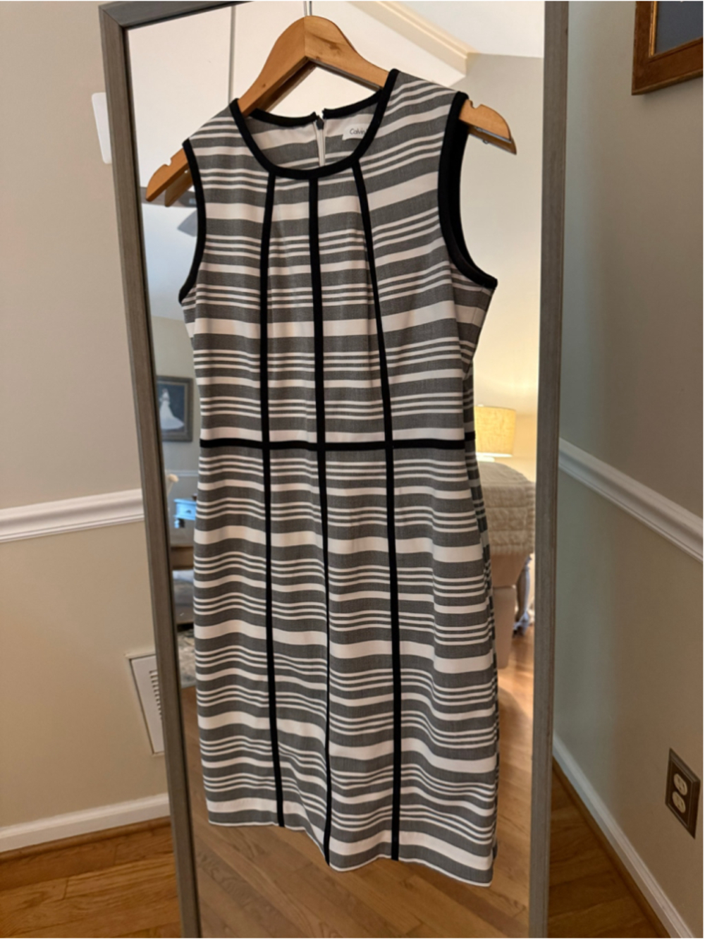 Women's Calvin Klein Striped Sheath Dress Size 4 Grey and White